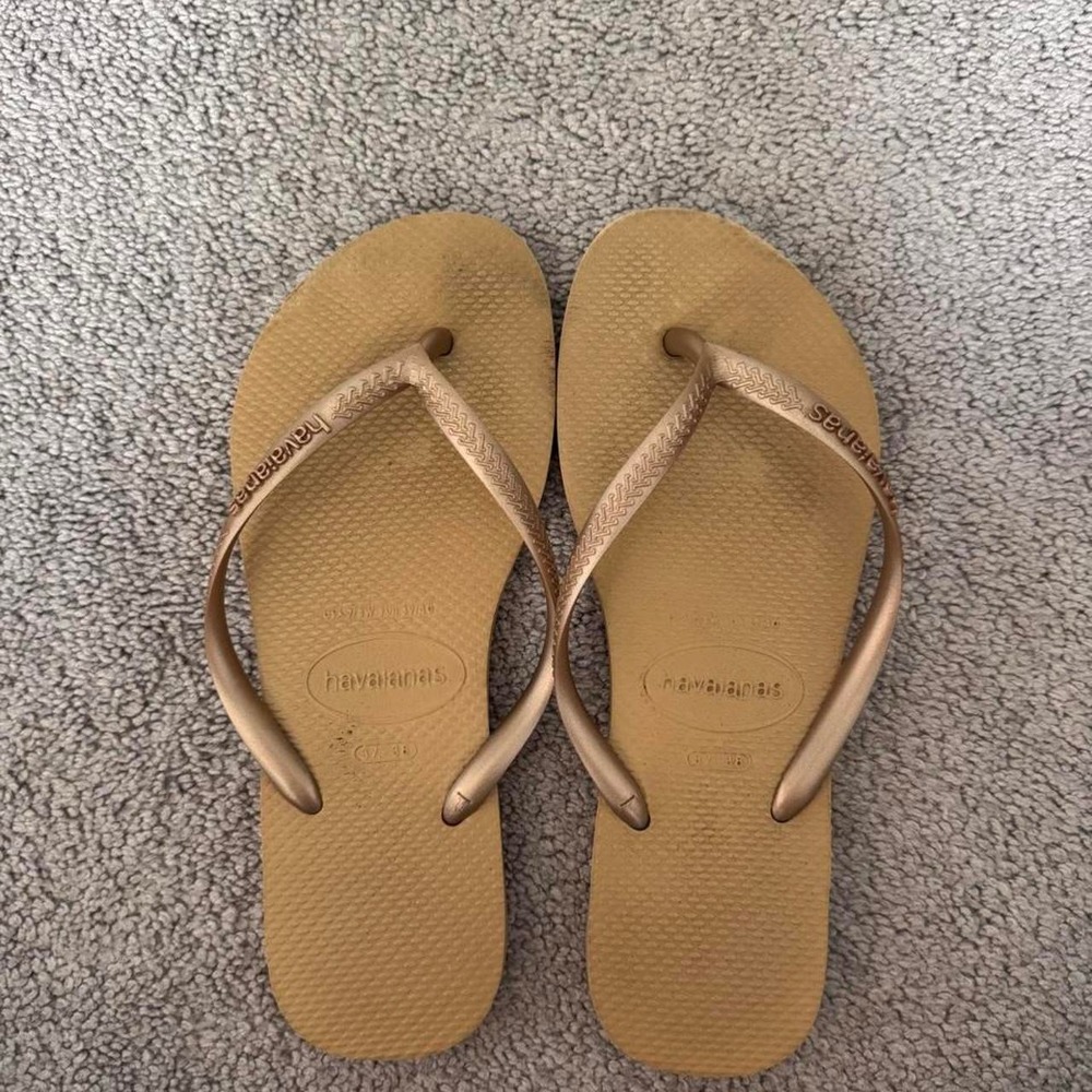 Havianas flip flops